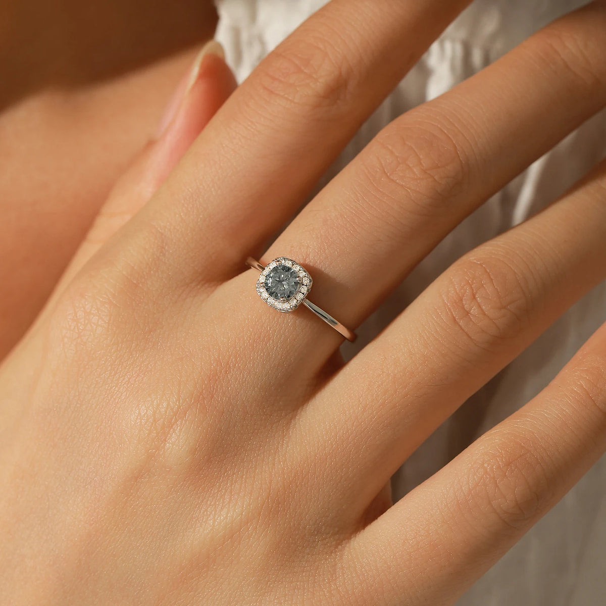 Anel Solitário em Moissanite - Virena Starlight