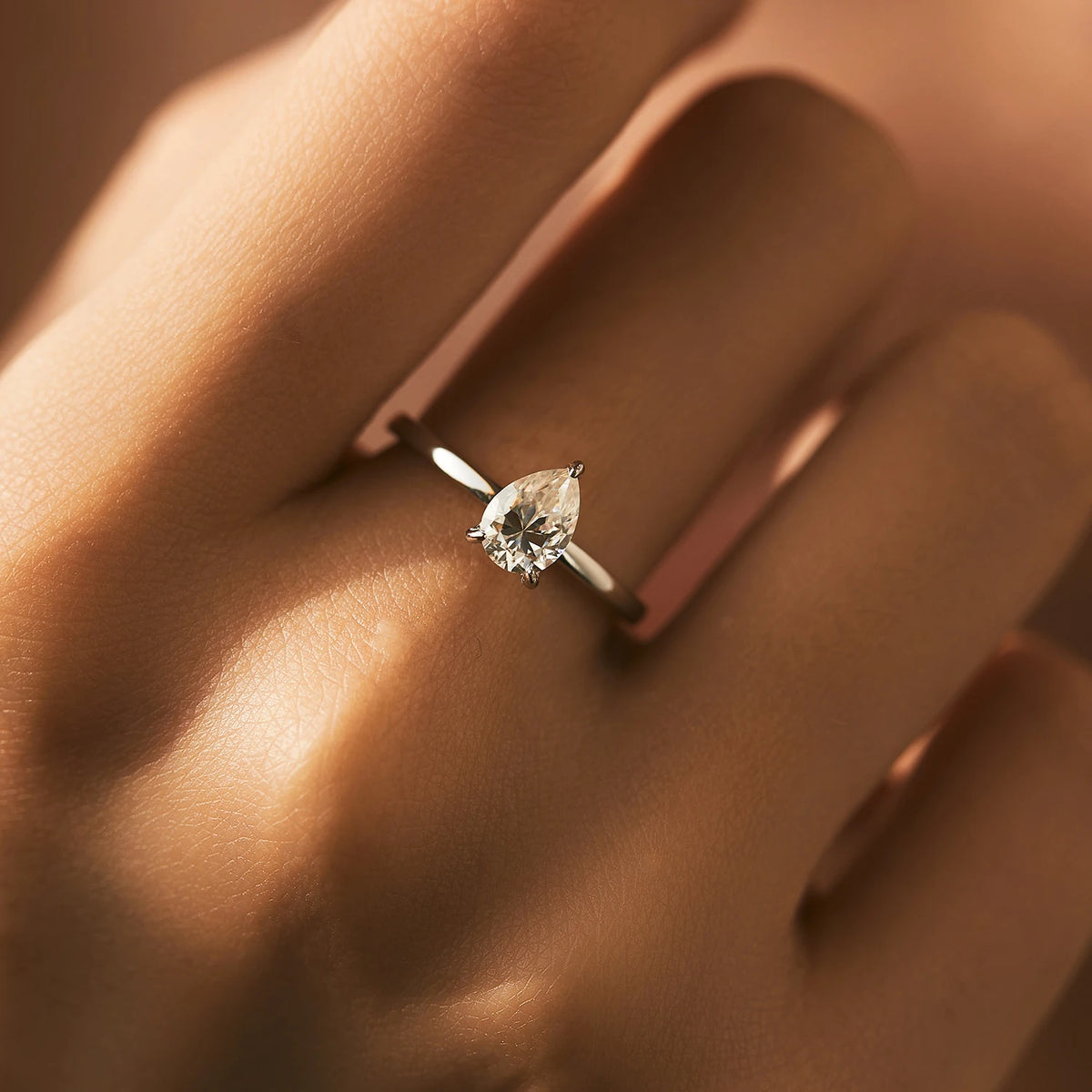 Anel Solitário em Moissanite - Virena Larmes