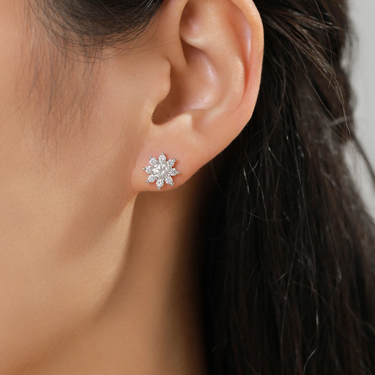 Brinco Ponto de Luz em Moissanite - Virena Rosélia